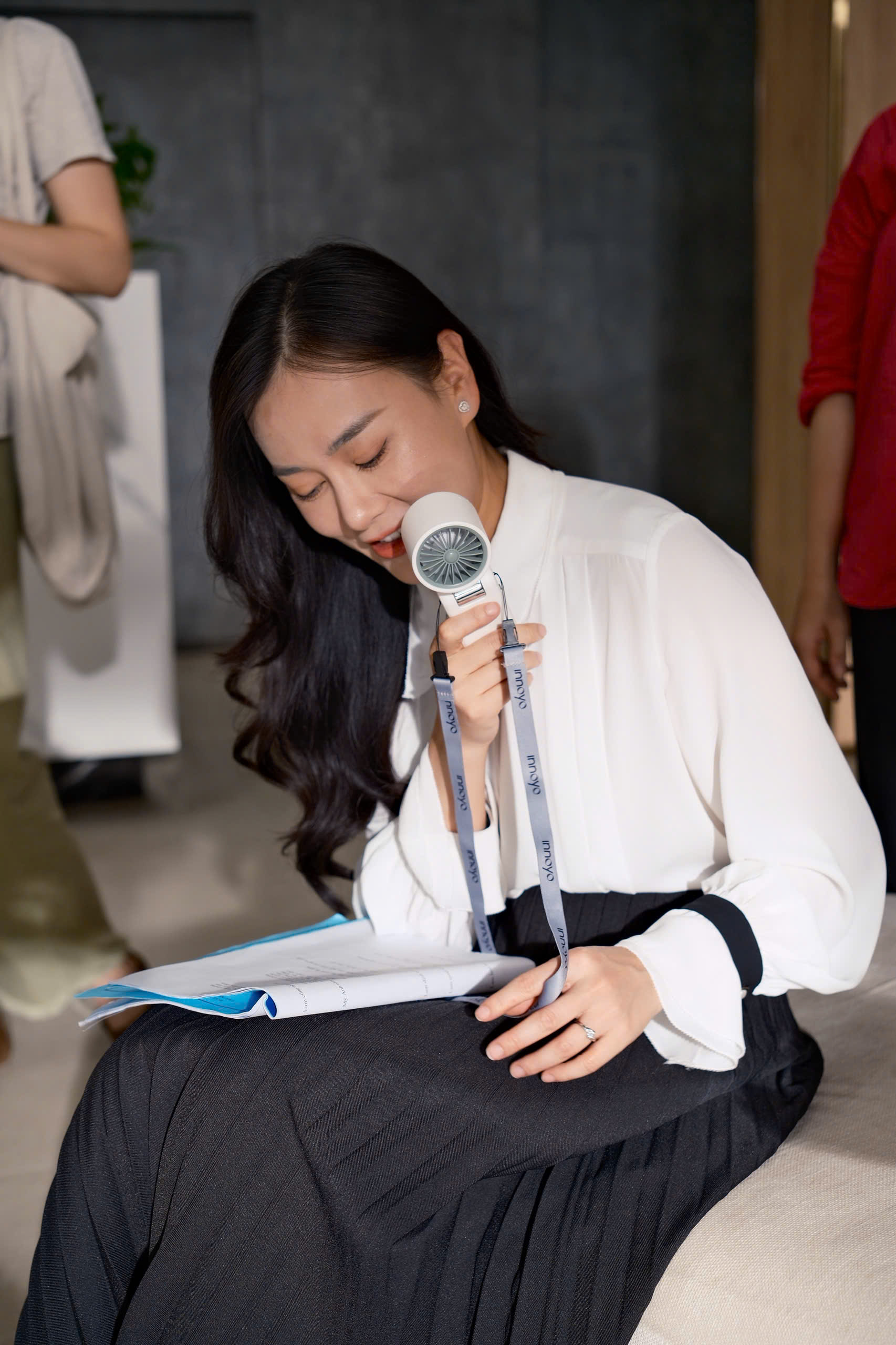 Phương Oanh mảnh mai xinh đẹp sau thời gian nghỉ nghệ thuật