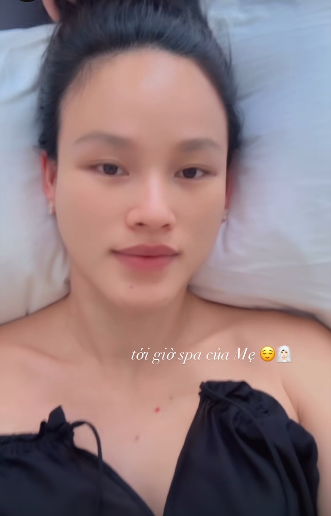Nhan sắc Tuyết Lan khi ở cữ