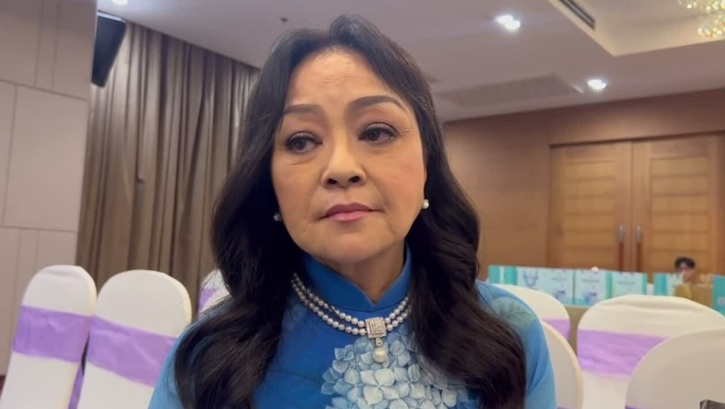 Hương Lan góp ý cho các đàn em