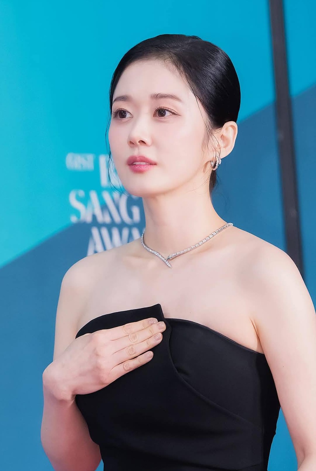 Jang Nara trẻ trung