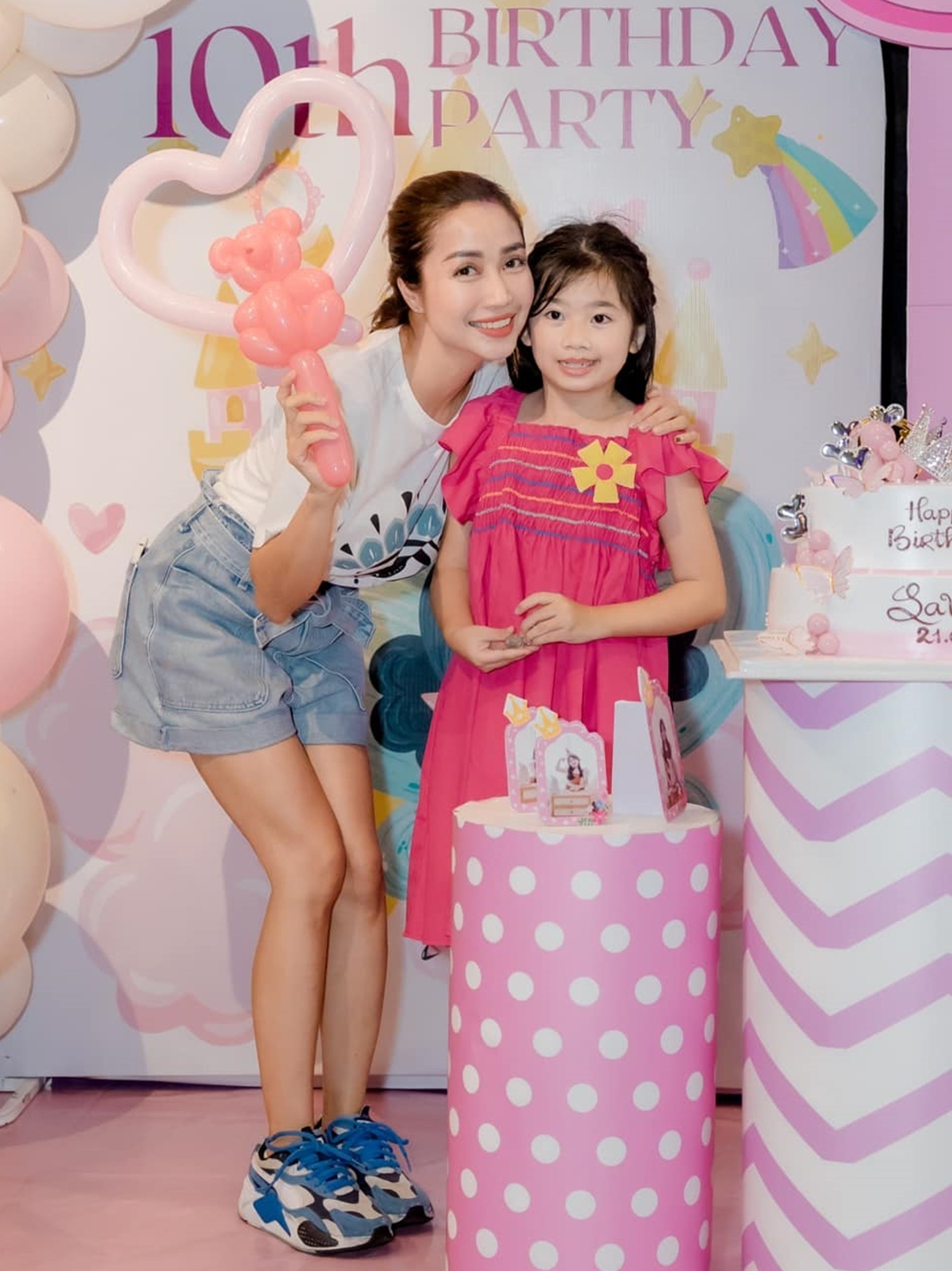 Ốc Thanh Vân bên bé Lavie trong sinh nhật