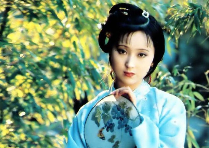 Trần Hiểu Húc trong vai Lâm Đại Ngọc