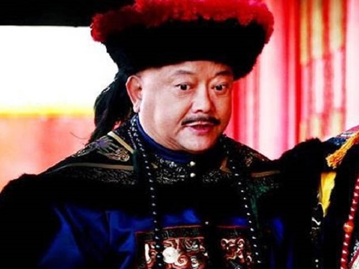 Vương Cương vai Hòa Thân