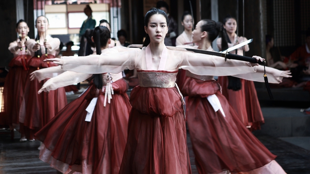 Phim The Treacherous với Lim Ji Yeon