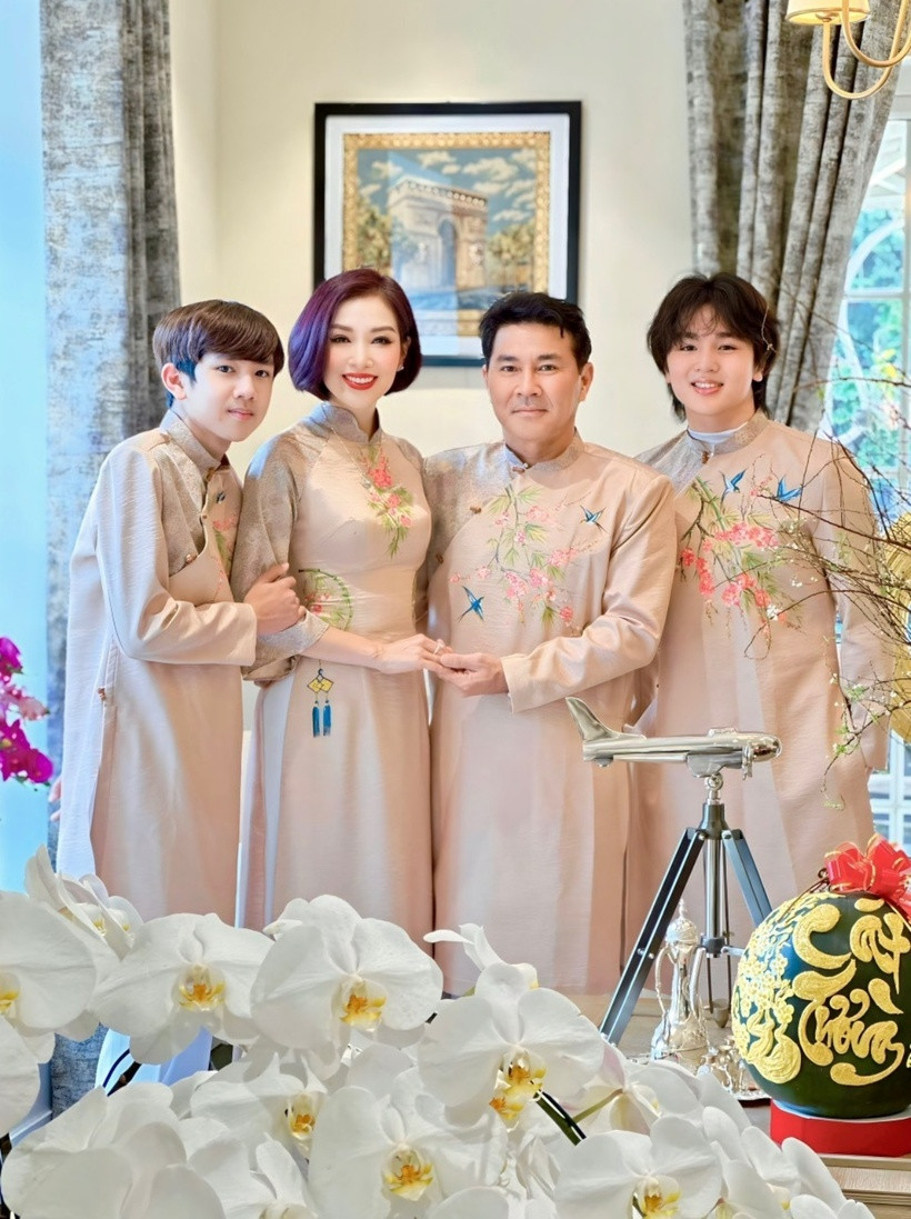 Gia đình Thu Hương hạnh phúc