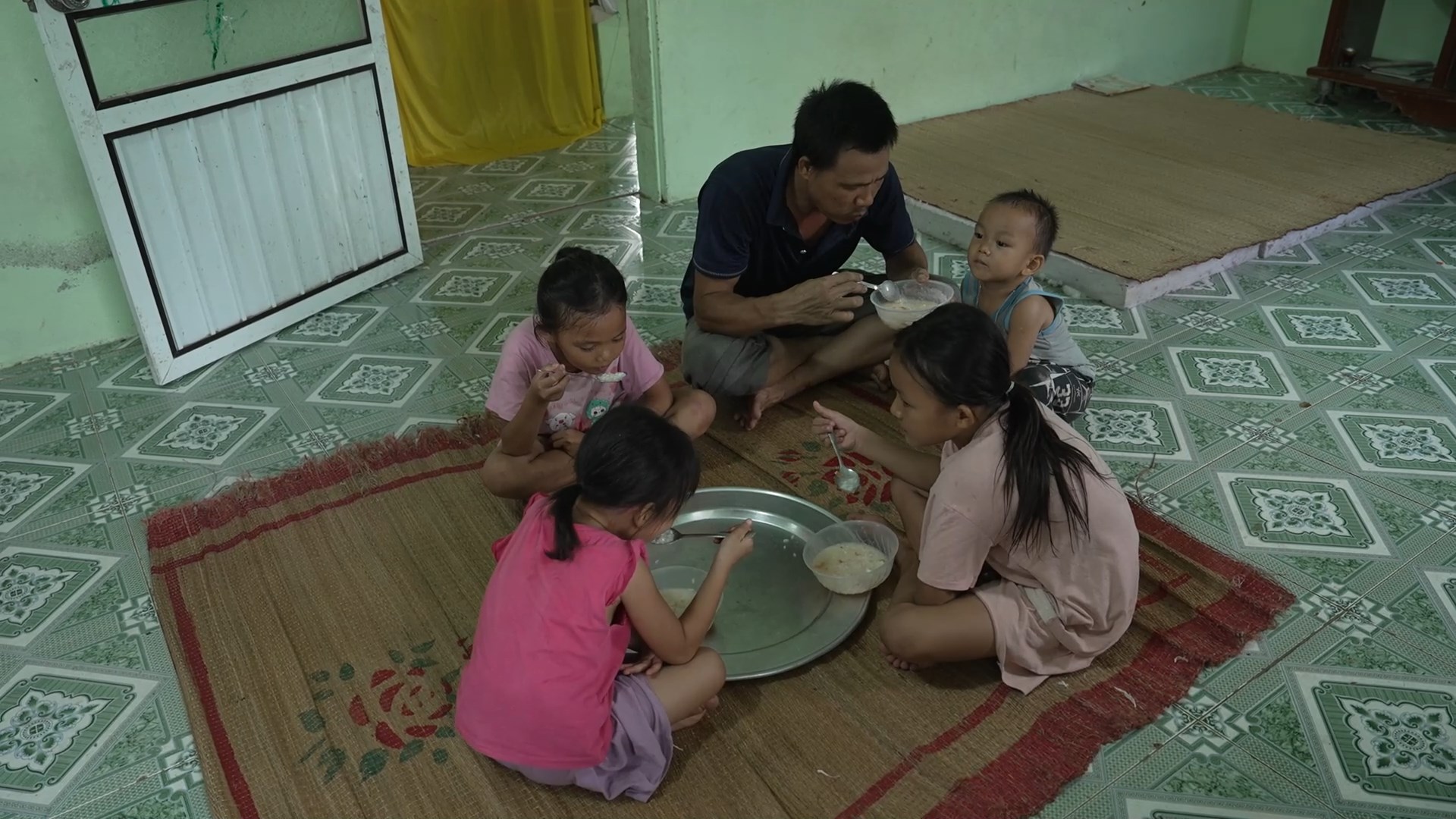 Gia đình em Hồ Thị Thùy