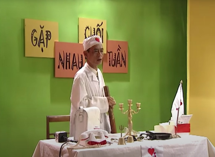 Nhà thơ Hoàng Nhuận Cầm trong vai bác sĩ Hoa Súng