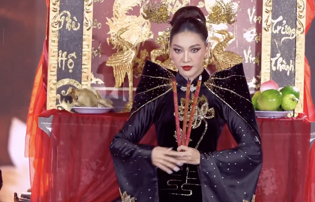 Khán giả tranh luận về sự sáng tạo trong bộ trang phục