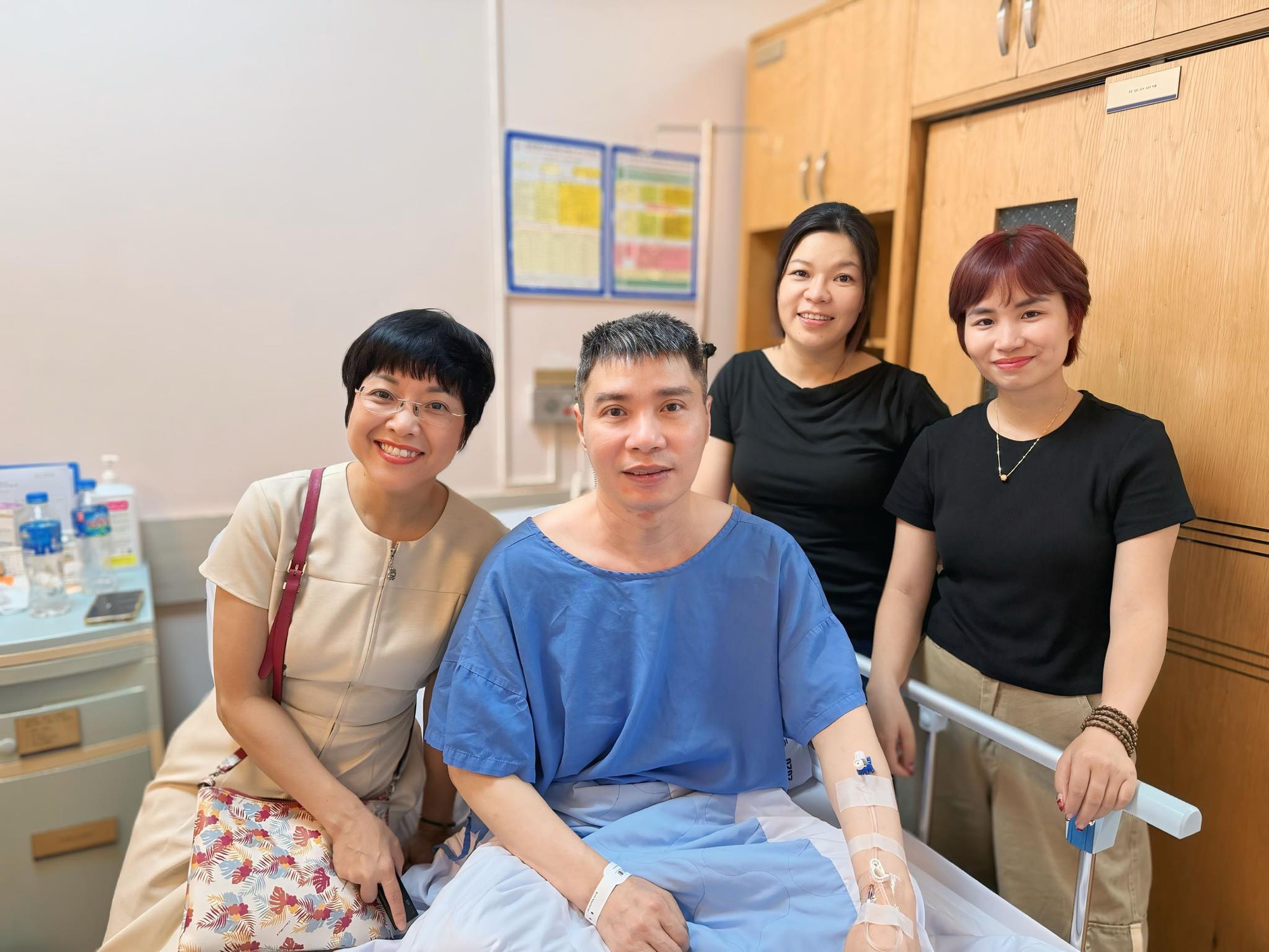 Vợ NSND Công Lý chia sẻ thông tin sức khỏe chồng