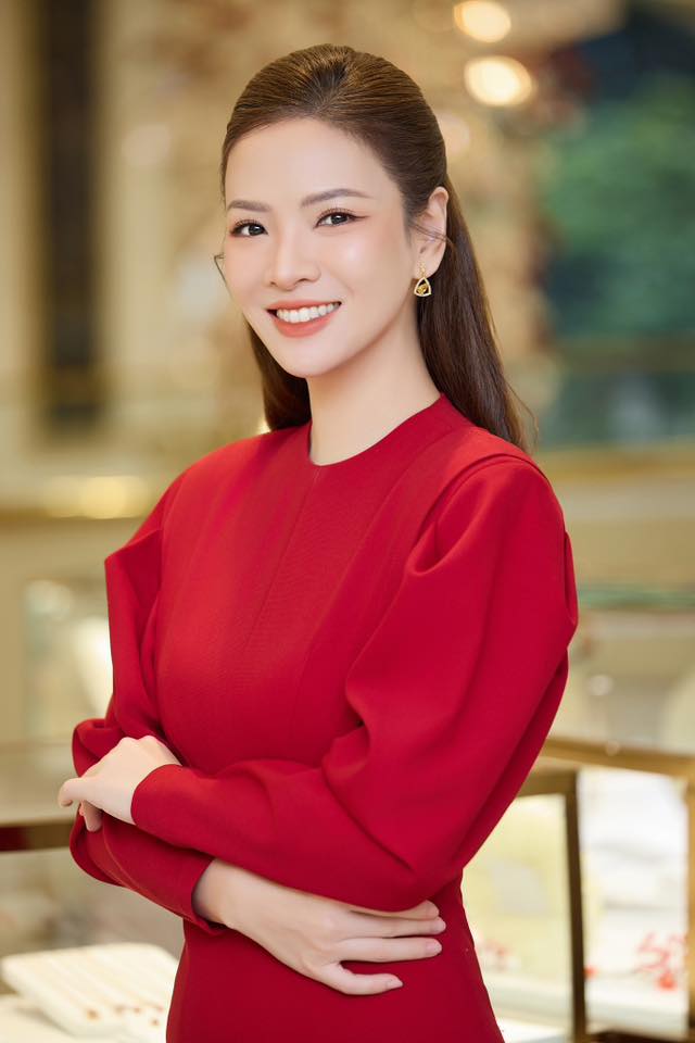 MC Đan Lê xinh đẹp