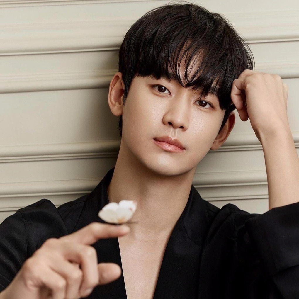 Kim Soo Hyun sụp đổ hình ảnh, danh tiếng sau lùm xùm đời tư