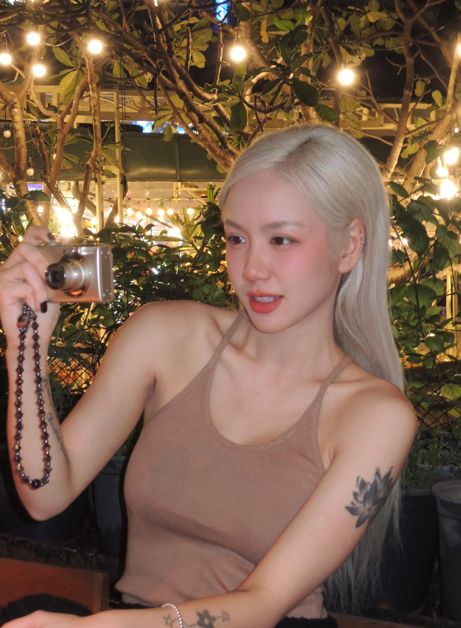 Phương Ly với street style năng động