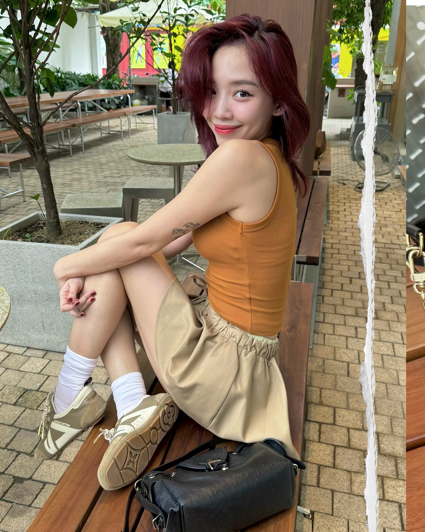 Sneakers ton sur ton phối cùng tank top