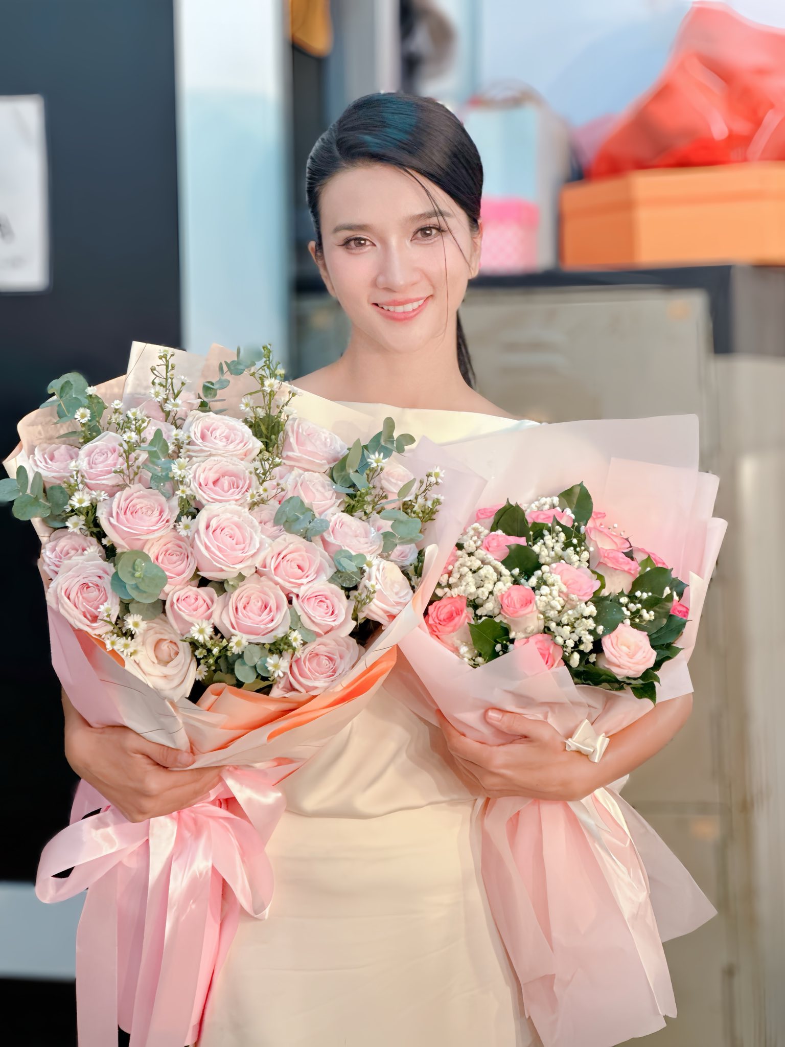 Vẻ đẹp hút hồn của NSƯT Kim Tuyến