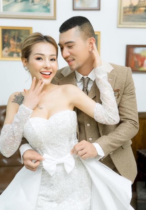 Ngân 98 từng 'hăm dọa' sẽ ly hôn nếu Lương Bằng Quang không tặng quà xịn cho cô