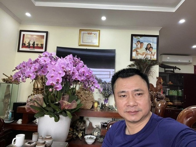 Nhà mới của NSND Tự Long- Ảnh 3. Góc trang trí trong phòng khách