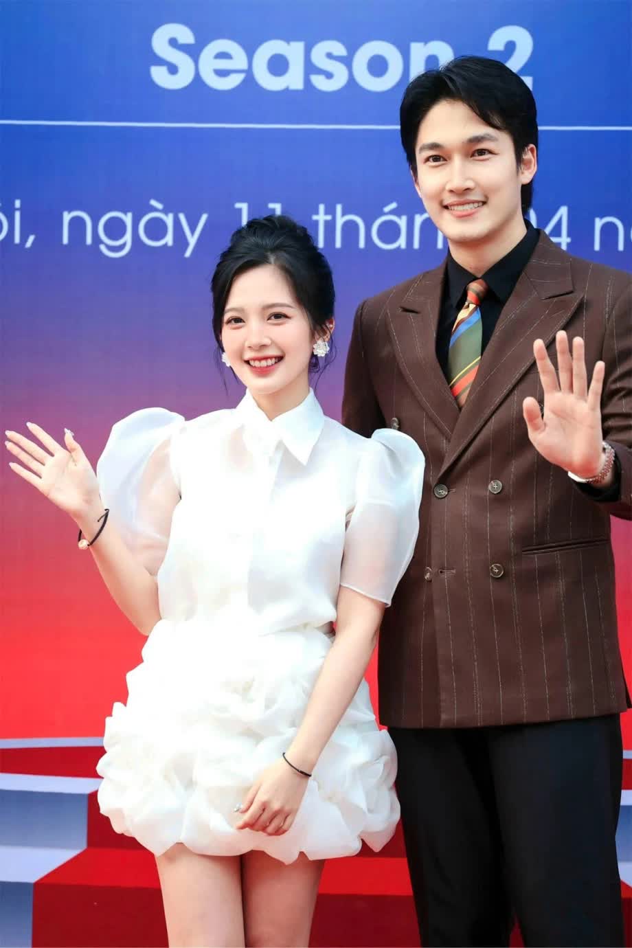 Đình Tú và Ngọc Huyền công khai mối quan hệ Đình Tú và Ngọc Huyền bên nhau