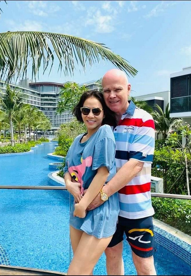 Nữ ca sĩ Việt lấy chồng tỷ phú: Chỉ đi hát cho vui, mới gặp đã bị giục kết hôn, sắm đồ hiệu mỏi tay- Ảnh 7. Phong cách sống xa hoa của Thu Minh