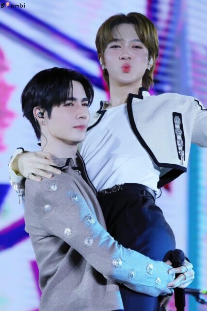 NuNew và Zee thể hiện tình cảm tại fan meeting