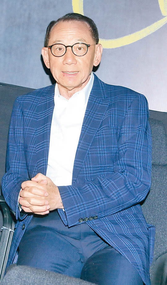 Con trai Trần Vỹ Đình - Hà Tuệ được tặng vàng nguyên chất Tỷ phú Dương Thụ Thành tặng vàng cho quý tử