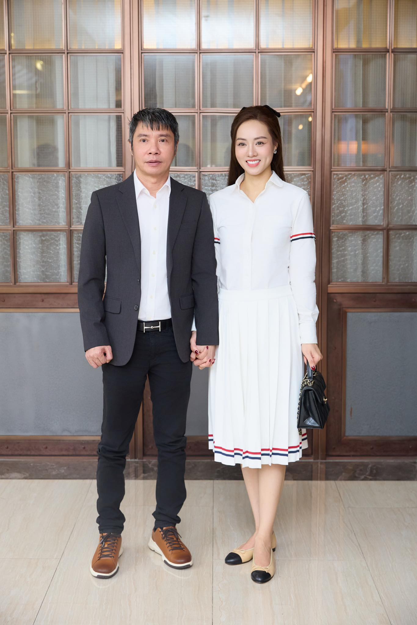 Ngọc Hà nấu ăn cho chồng trước bệnh tình