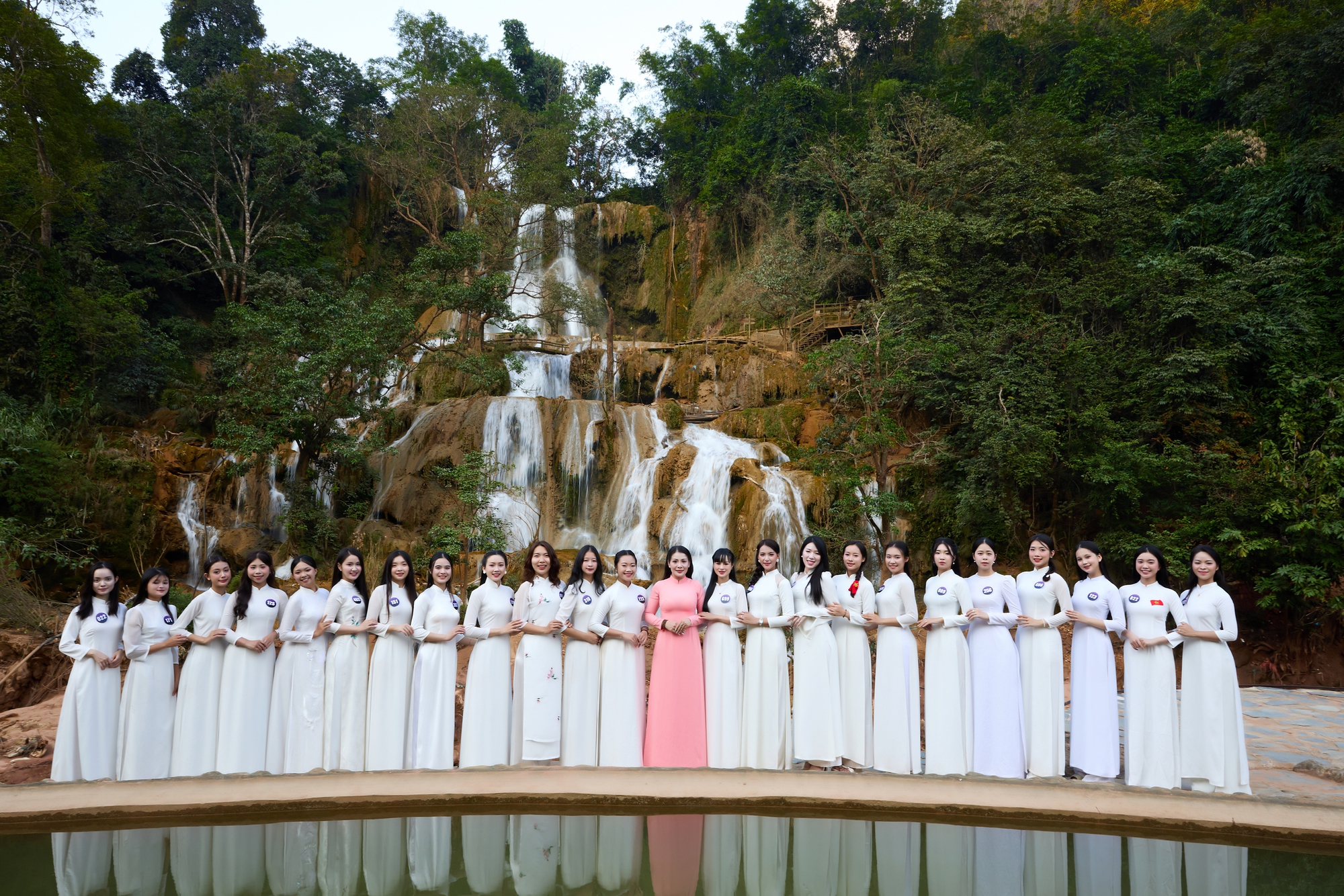 Thí sinh tham quan Mộc Châu