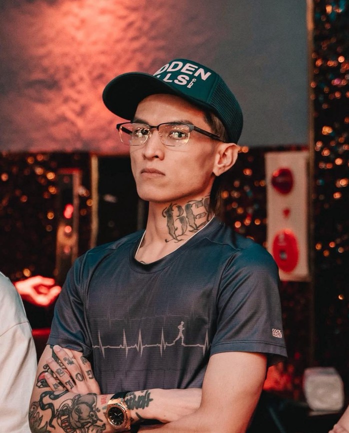 Trước khi nổi tiếng, Bình Gold là một thợ xăm có tiếng Bình Gold thời làm thợ xăm