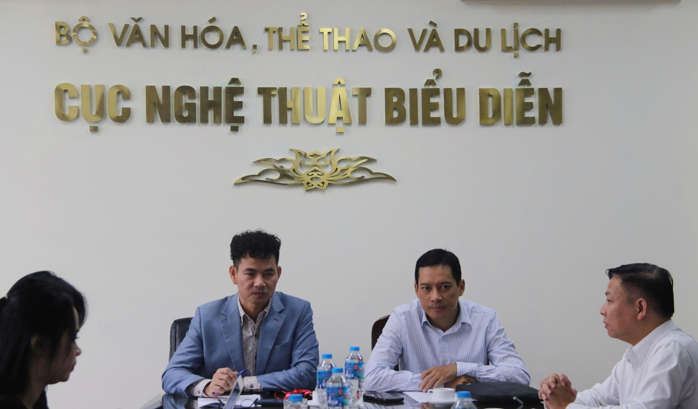 Lãnh đạo các đơn vị thuộc Bộ VHTT&DL làm việc về tình trạng nghệ sĩ biểu diễn phản cảm