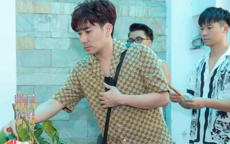 Nam ca sĩ quê Hà Nội: 'Tôi không xuất hiện thì bầu show sẽ bị thưa kiện' Ca sĩ Quang Hà