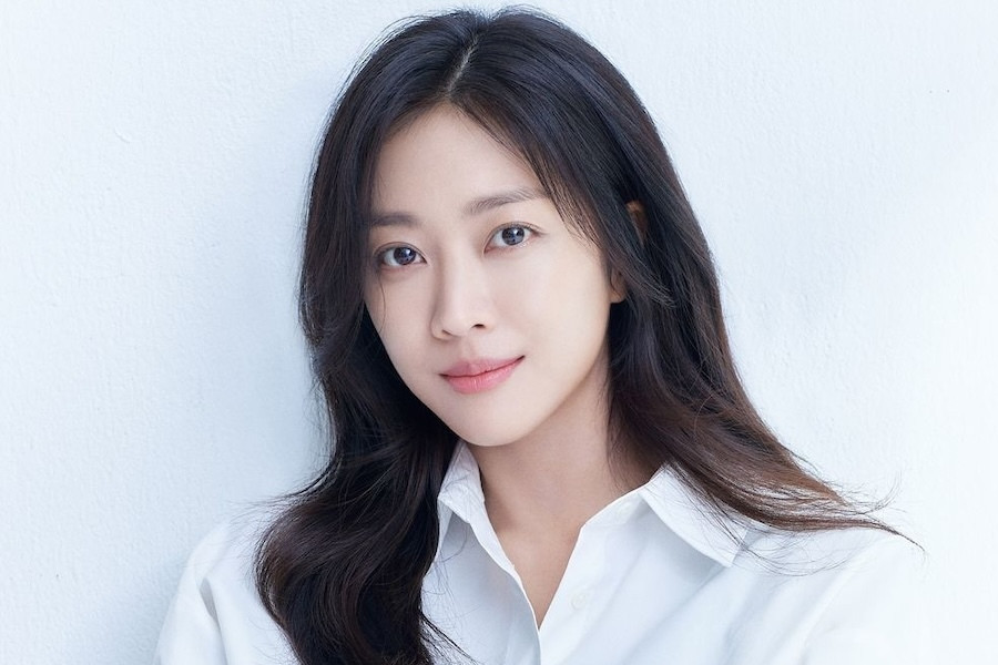 Jo Bo Ah với đôi môi quyến rũ và phong thái tự tin