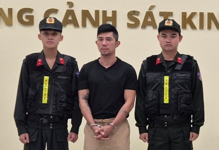 Nghệ sĩ chọn con đường nổi tiếng bằng mọi giá