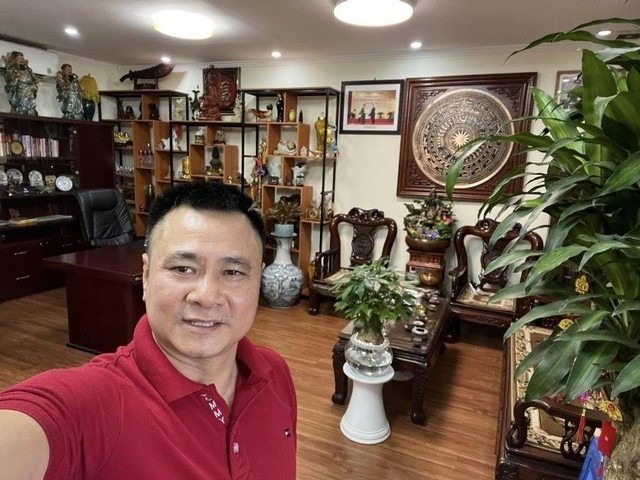 Nhà mới của NSND Tự Long- Ảnh 4. Trang trí phòng khách tinh tế