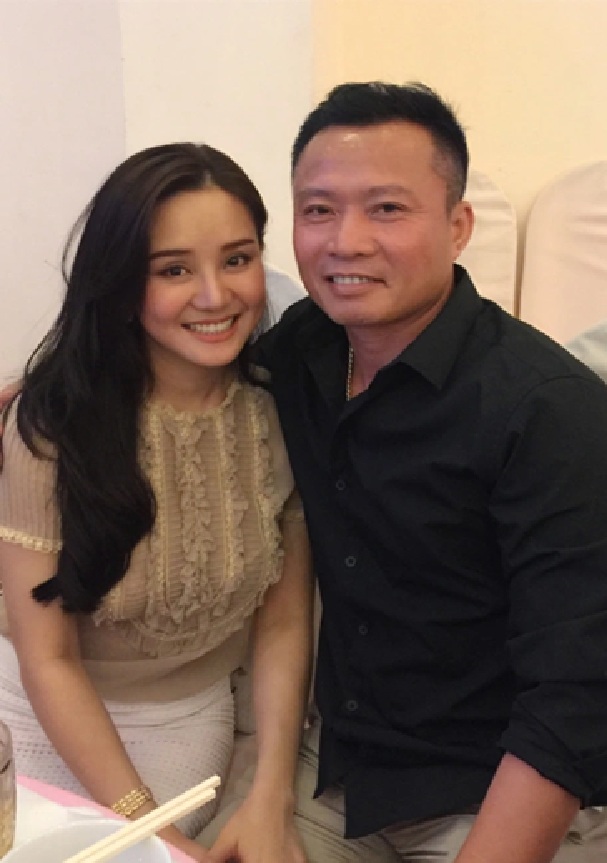 Vy Oanh bên chồng