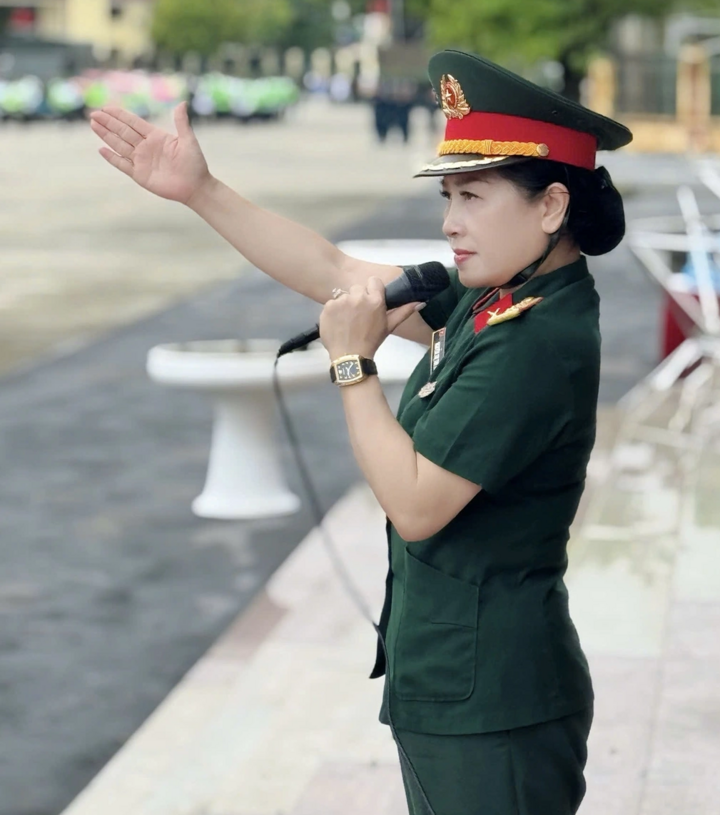 NSND Thu Hà tổng đạo diễn khối xe nghi trượng