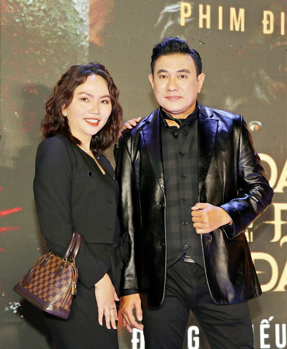Hoàng Phúc cùng vợ Uyên Phương