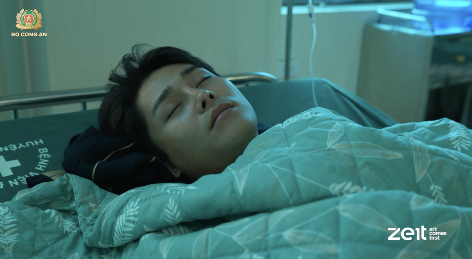 Tăng Duy Tân nhập viện- Ảnh 2. Tăng Duy Tân tiếc nuối khi không thể tham gia cùng đồng đội