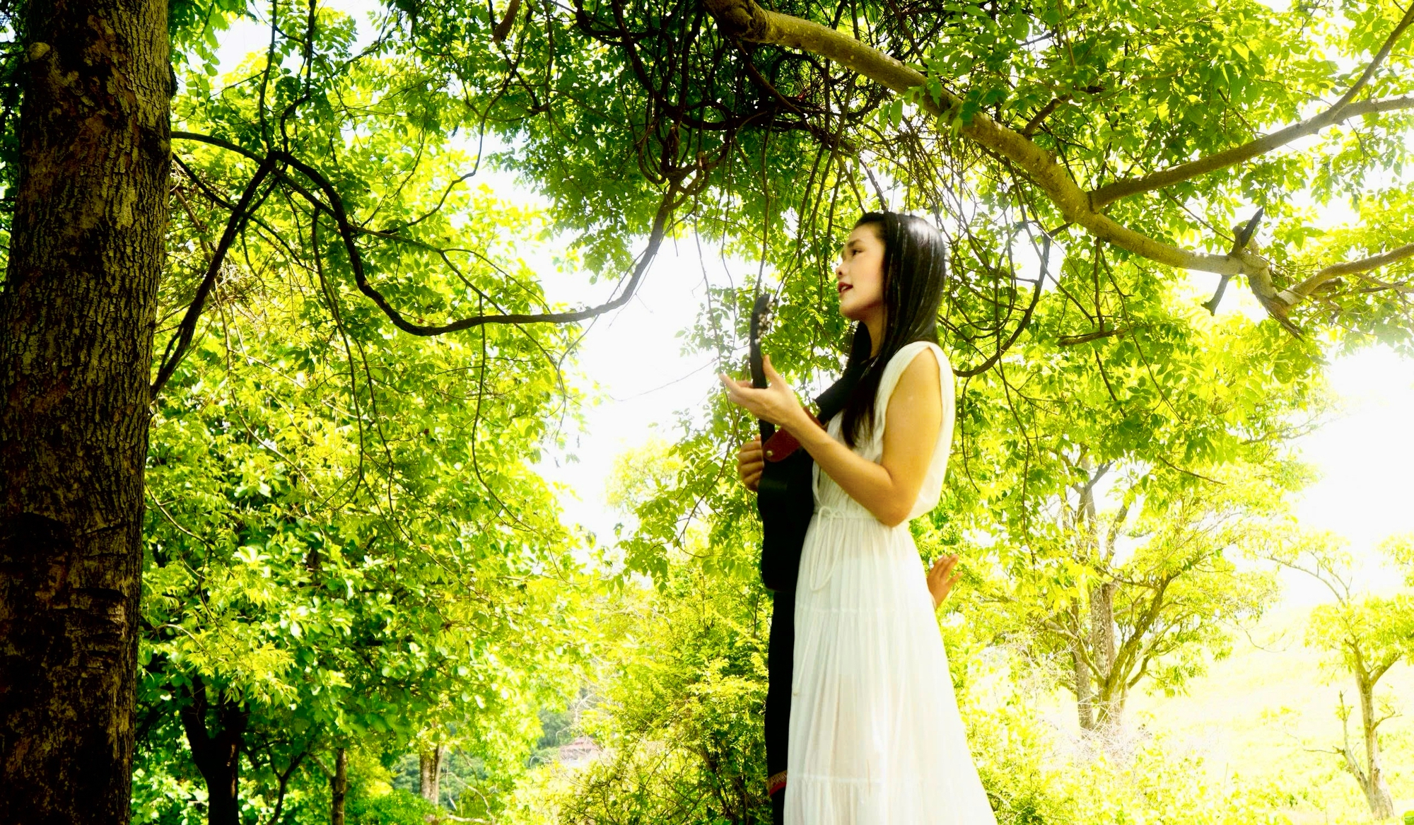 Ca sĩ Phúc Anh trong MV 'Ta từ đâu tới' Phúc Anh trong MV, hình ảnh biểu tượng