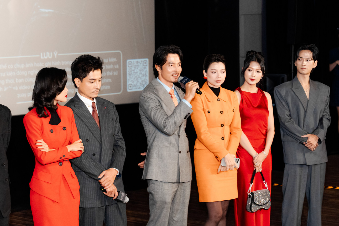 Các diễn viên chính trong phim Trái tim què quặt