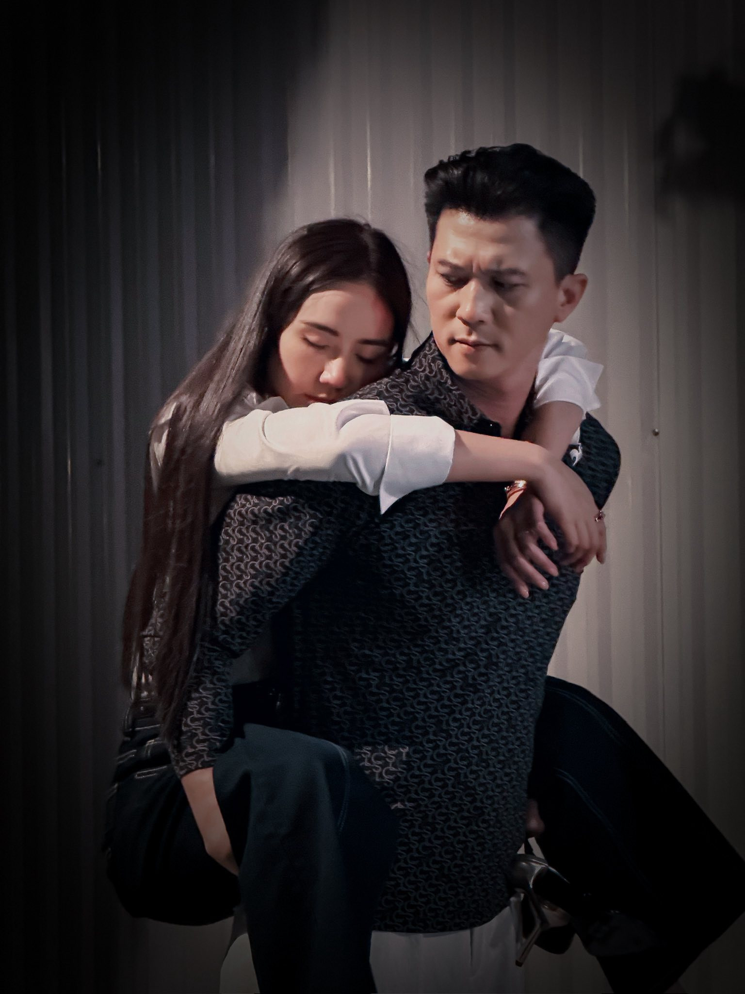 Ngân và Viễn được dân tình tích cực đẩy thuyền