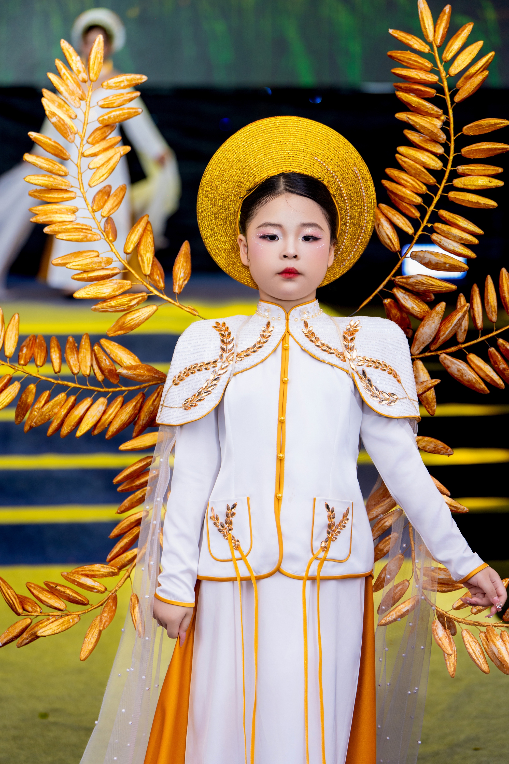 Biểu cảm sắc nét của Hoài An trên sàn catwalk