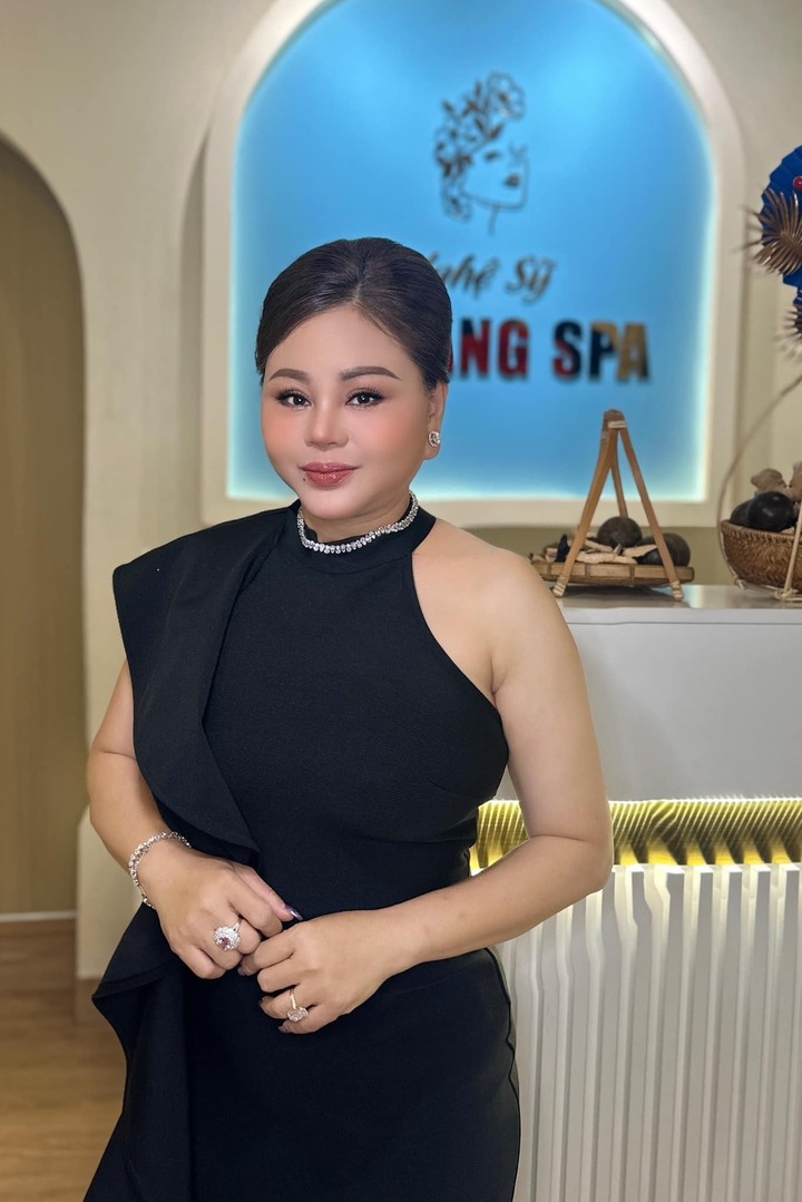 Lê Giang được biết đến là diễn viên hài, nghệ sĩ cải lương