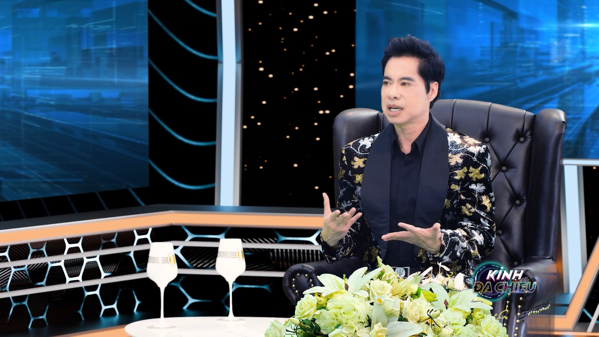 Ngọc Sơn bán được 100 nghìn băng đĩa, thành hiện tượng- Ảnh 1. Danh ca Ngọc Sơn