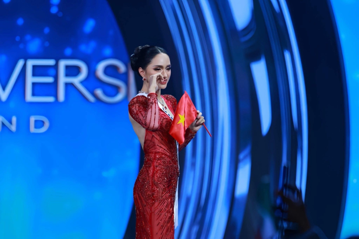 Hương Giang tham gia cuộc thi Miss Universe