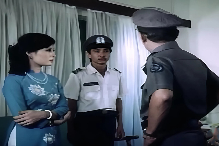 Chàng lính cận vệ 'Biệt động Sài Gòn': Nửa thế kỷ đóng vai phụ, cuối đời cơ cực- Ảnh 3. Vai diễn lính cận vệ của Aly Dũng trong Biệt động Sài Gòn