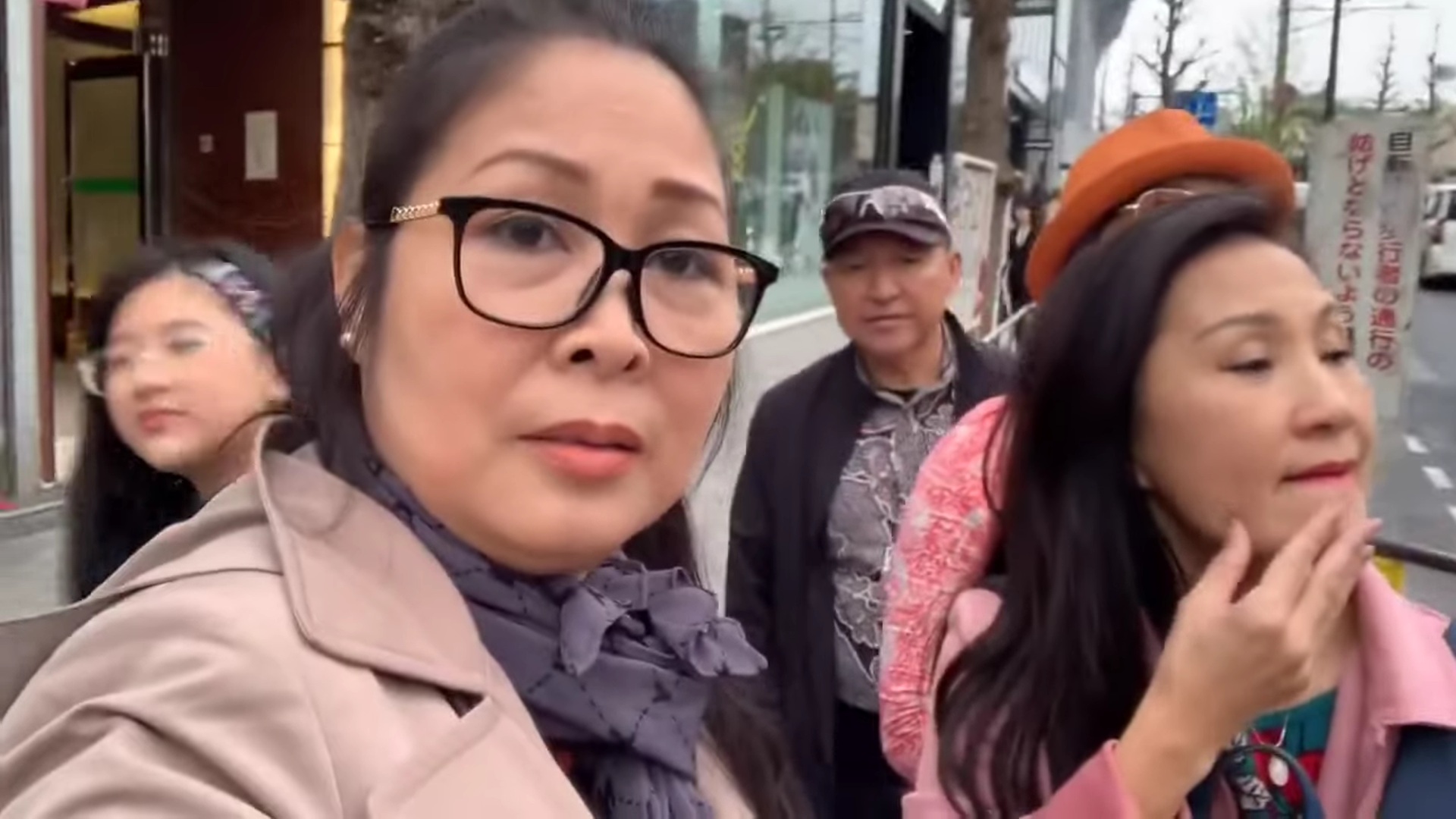 NSND Hồng Vân trong chuyến khám phá Tokyo