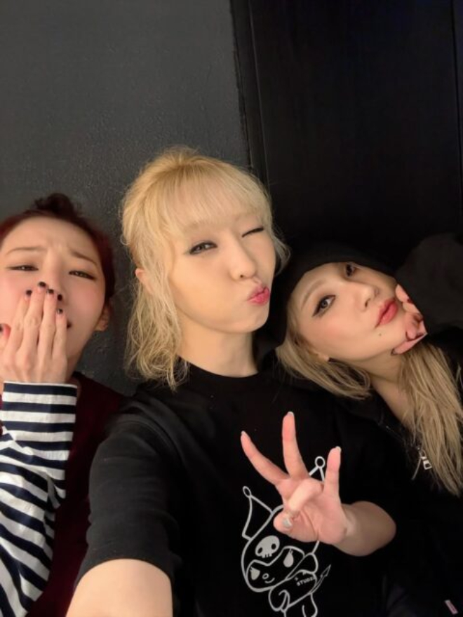Dara, CL và Minzy bên nhau