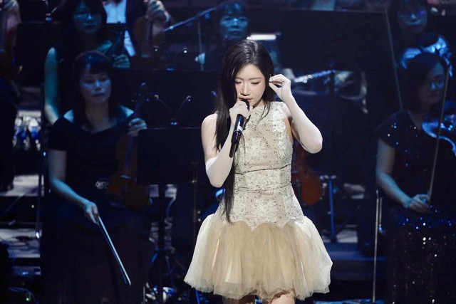 Orange biểu diễn bài Nghe mưa