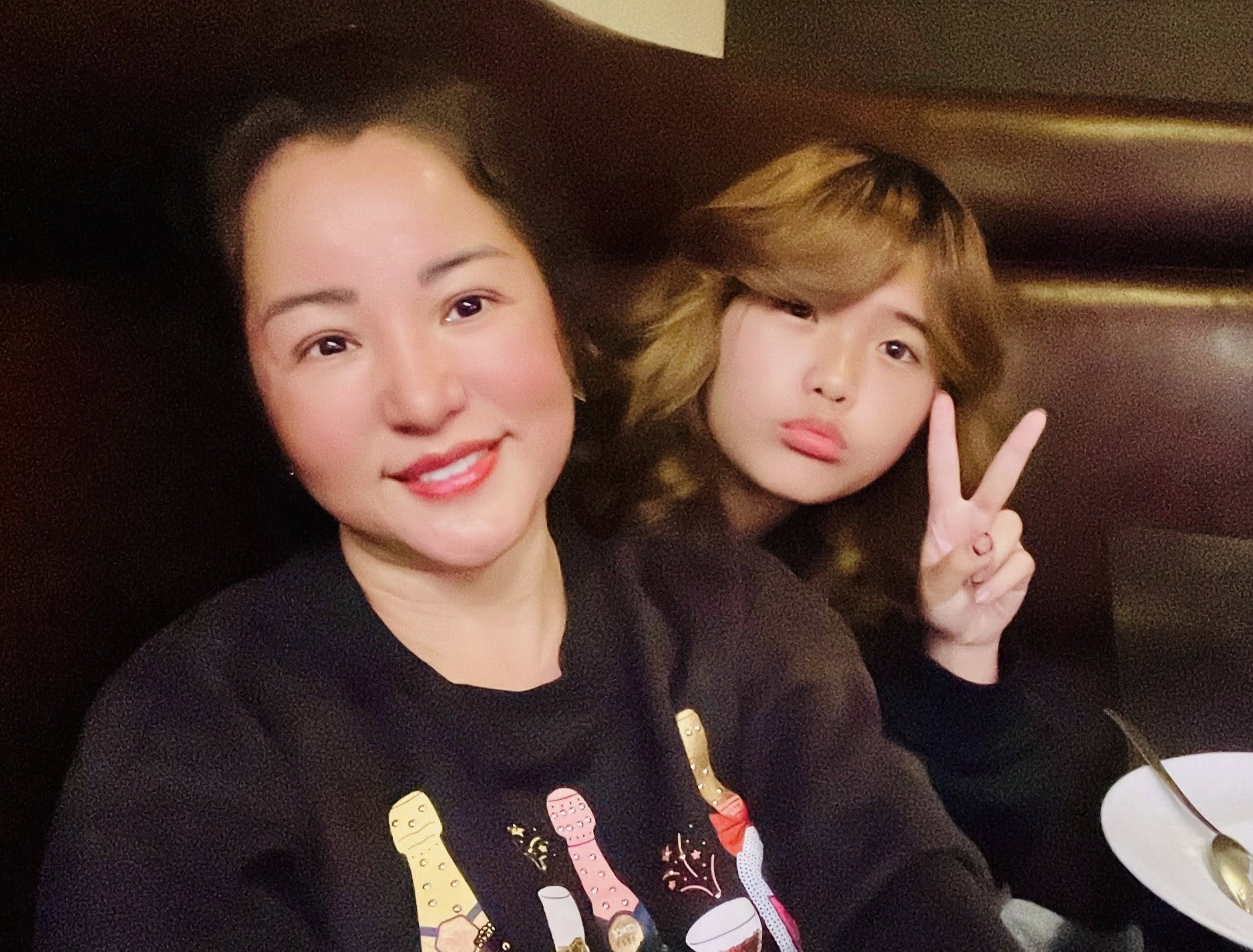 Thúy Nga cùng con gái