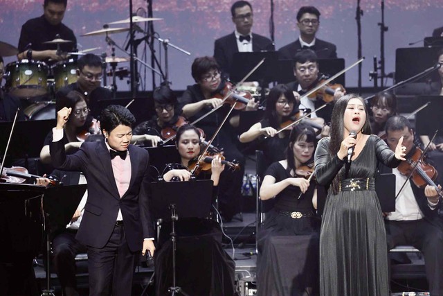 Song ca Vũ Thắng Lợi và Đào Tố Loan