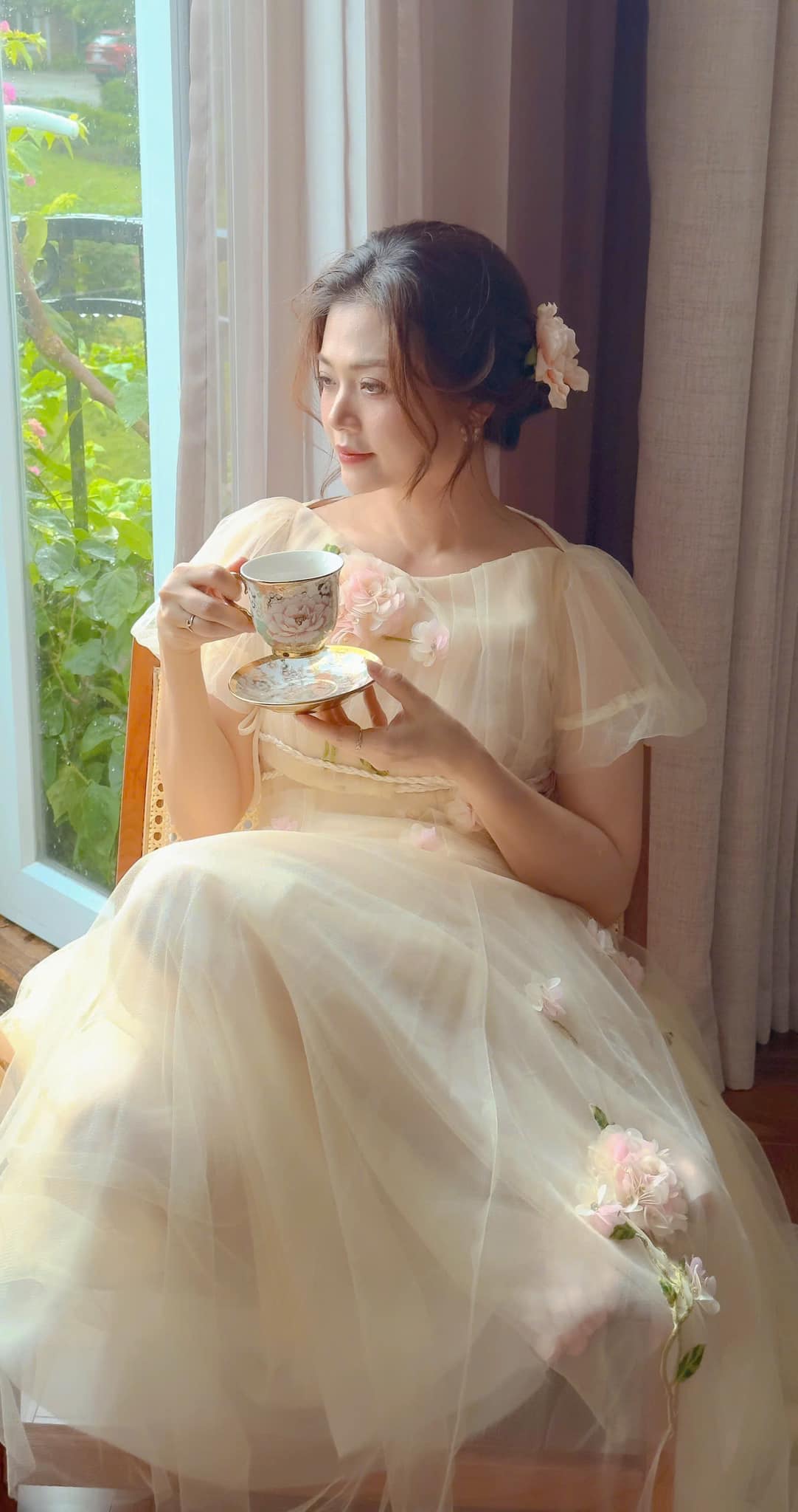 Kiều Anh trưởng thành và nghiêm túc hơn Nữ NSƯT bên con trai